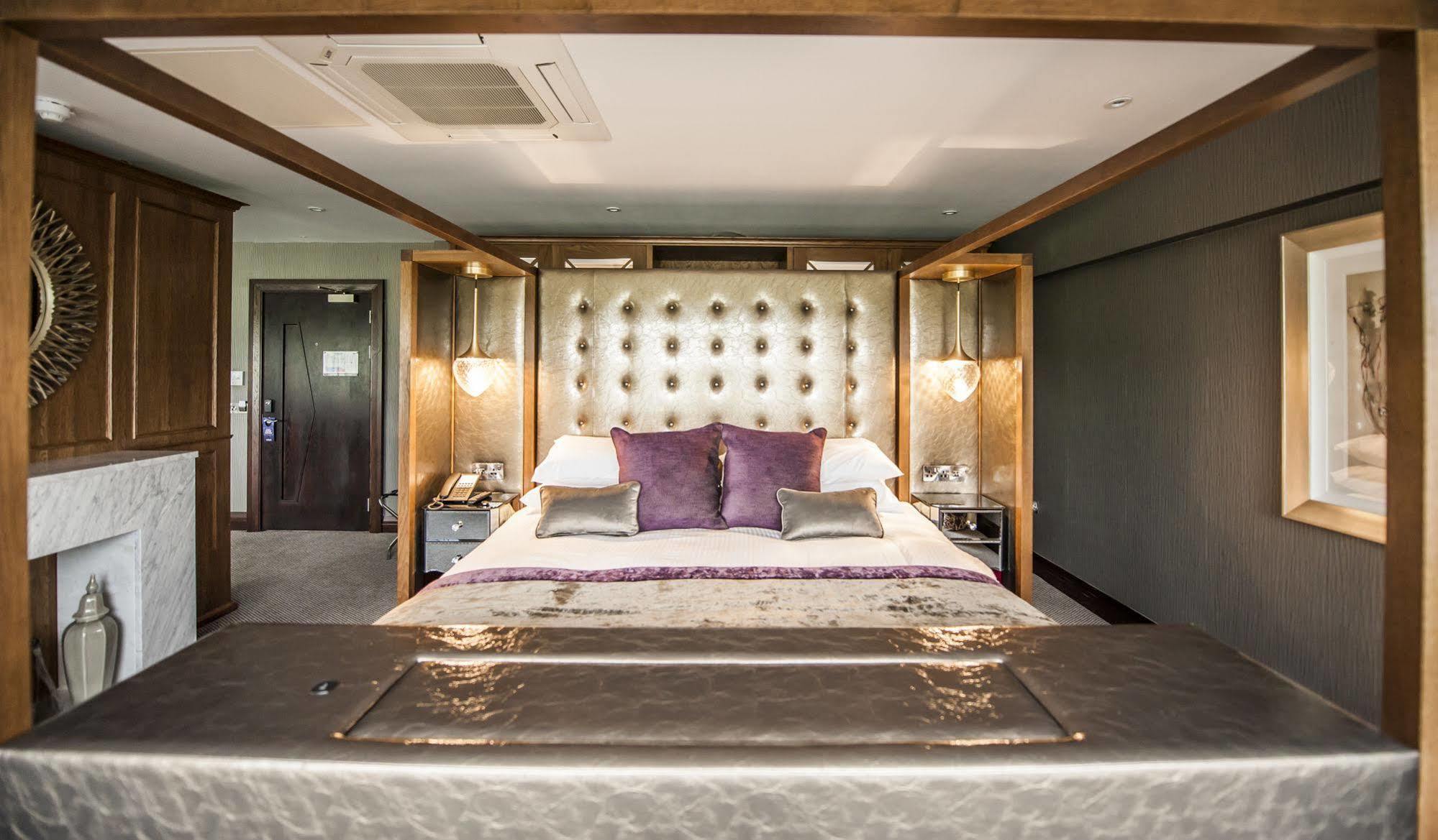 Parklands Hotel & Country Club Newton Mearns Eksteriør bilde